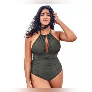 NWT Plus Size CUPSHE Halter Shirred One-Piece Swimsuit